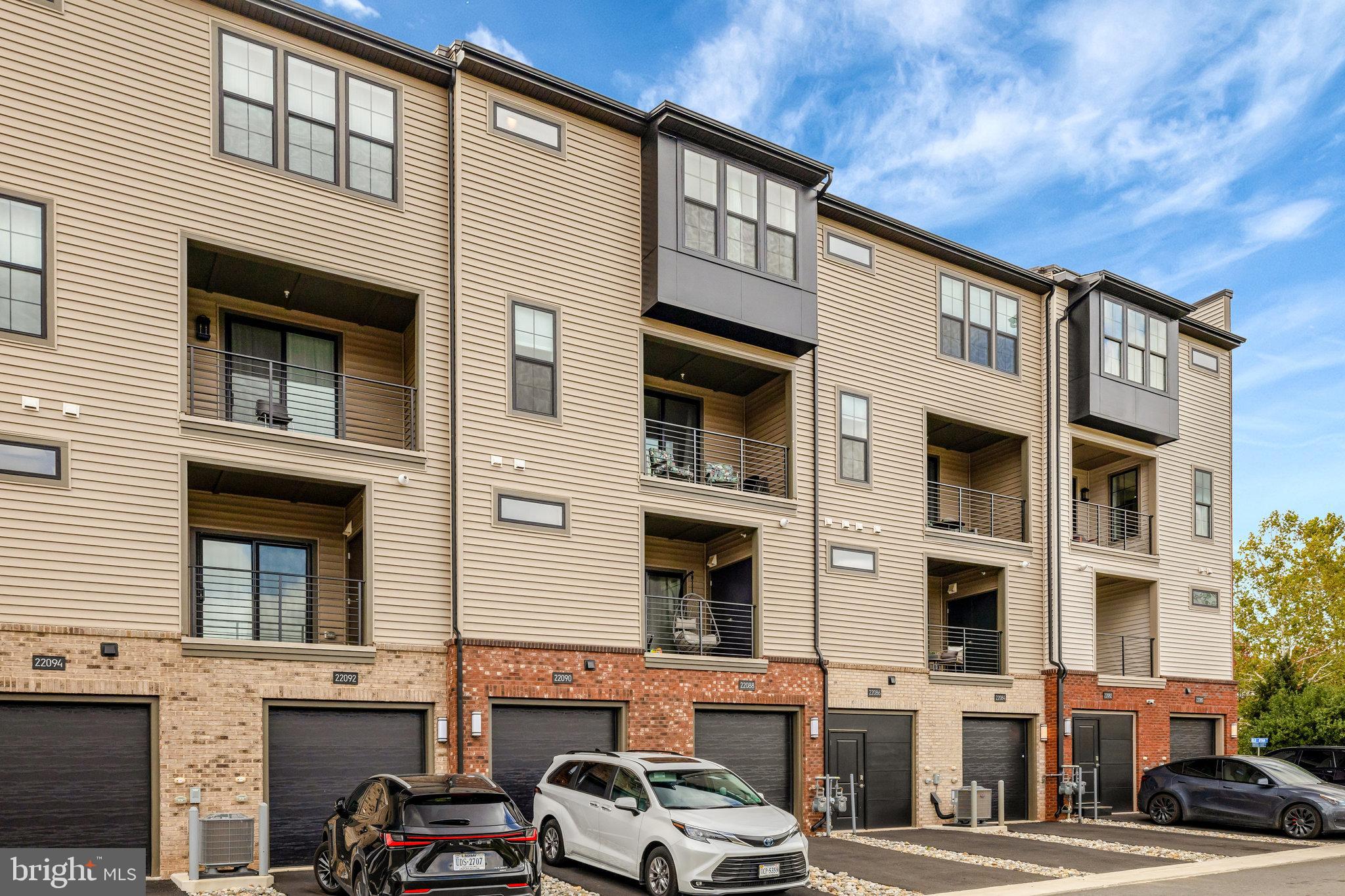 22088 MIDMOORE DRIVE