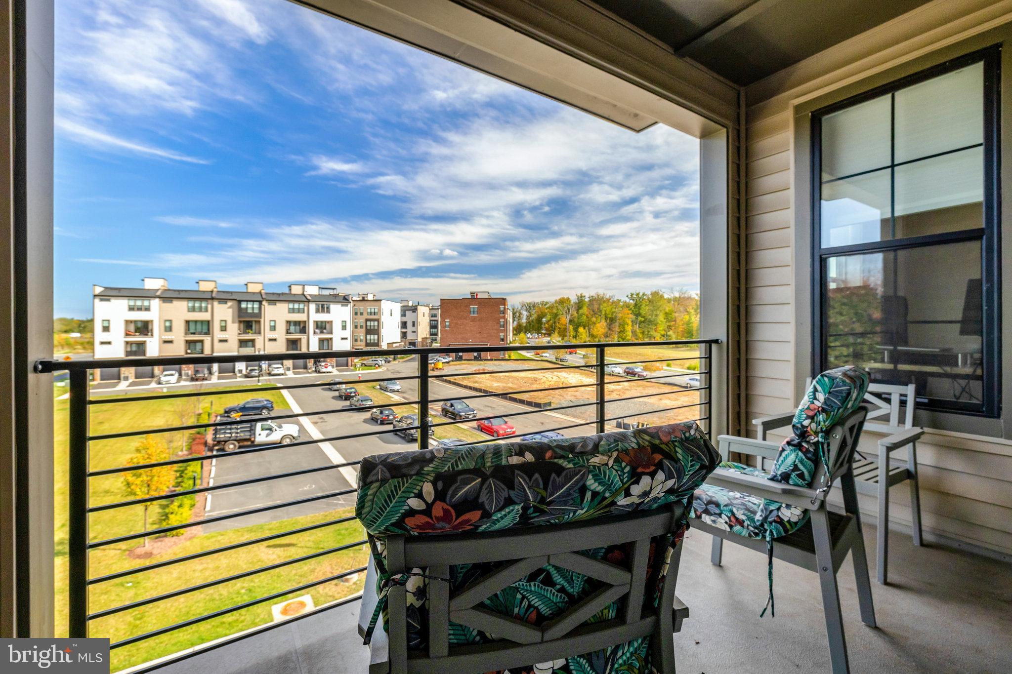 22088 MIDMOORE DRIVE