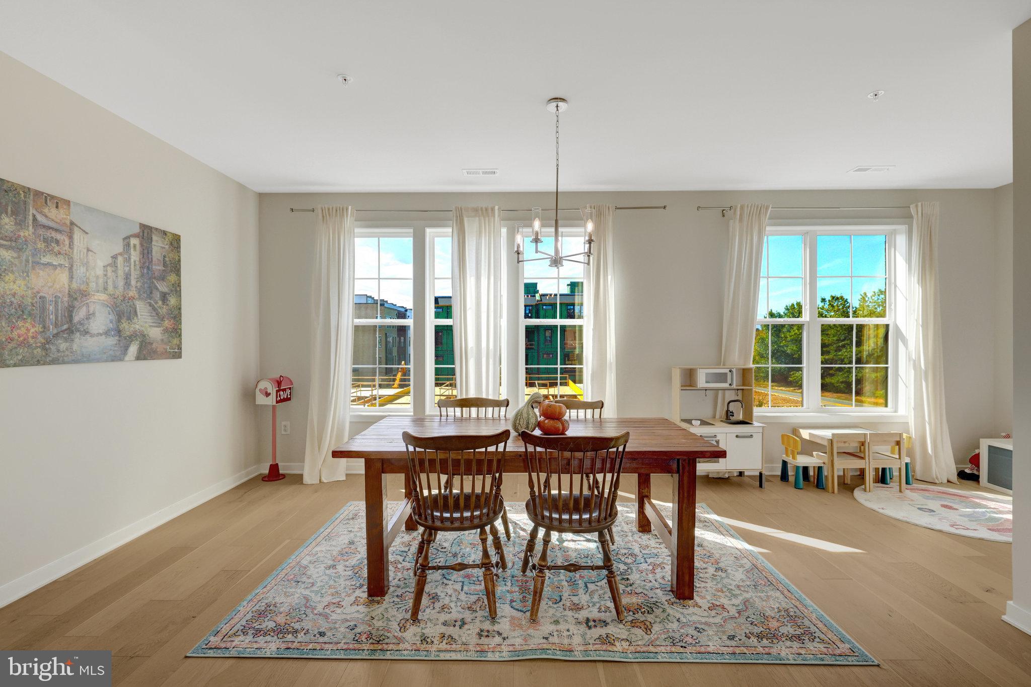 22088 MIDMOORE DRIVE