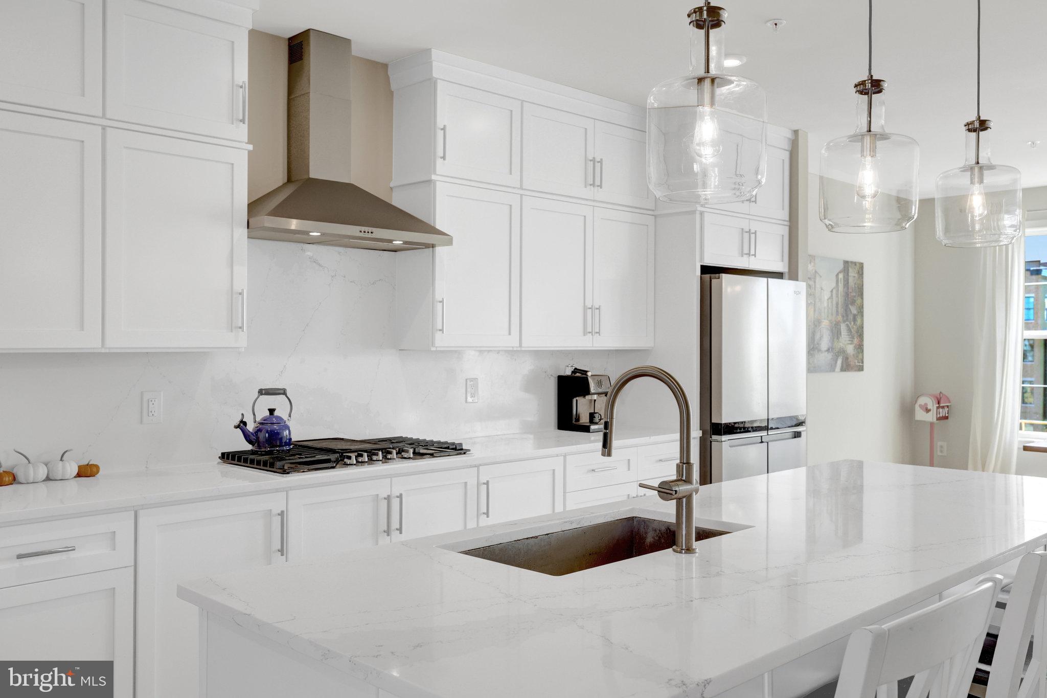 22088 MIDMOORE DRIVE