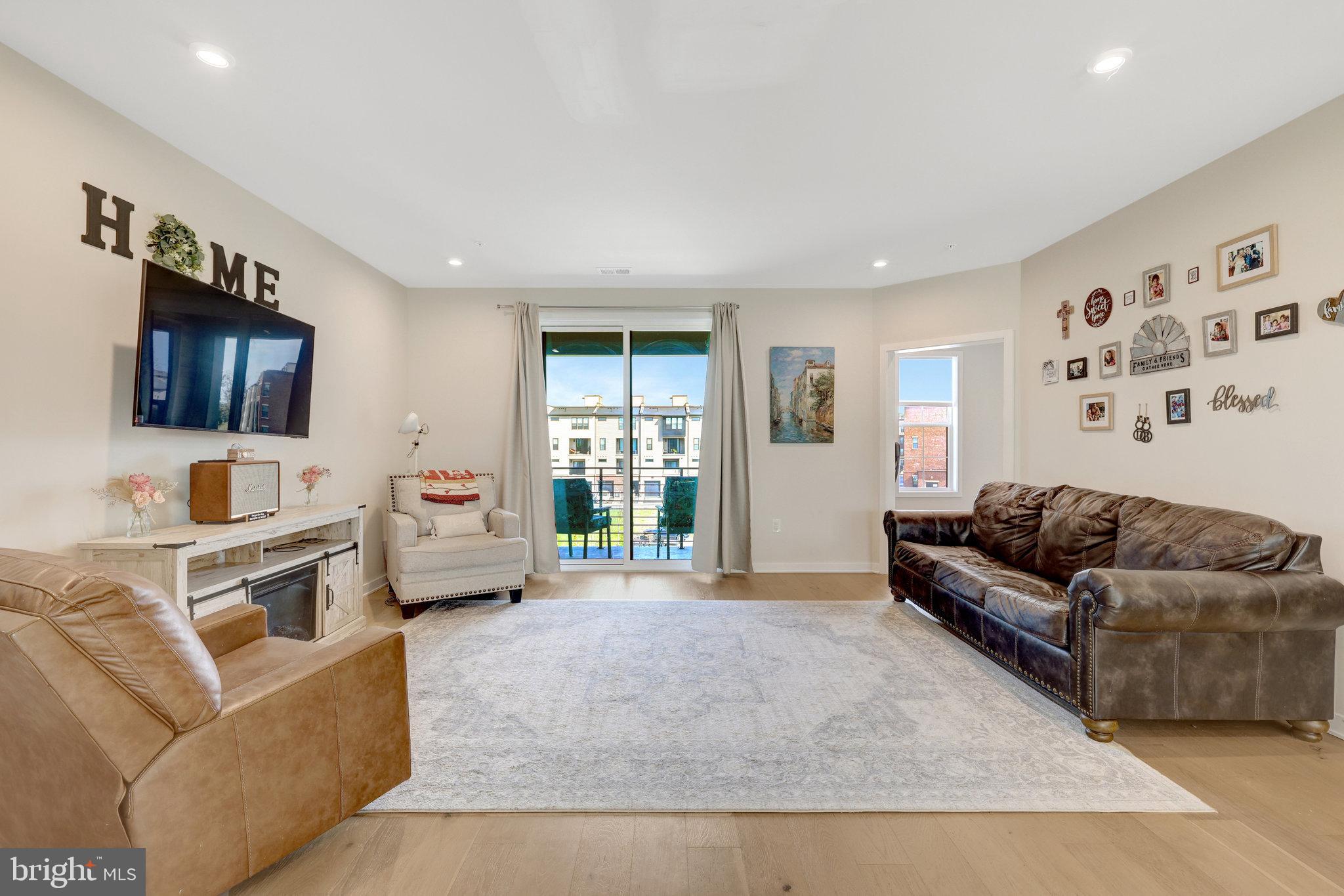 22088 MIDMOORE DRIVE