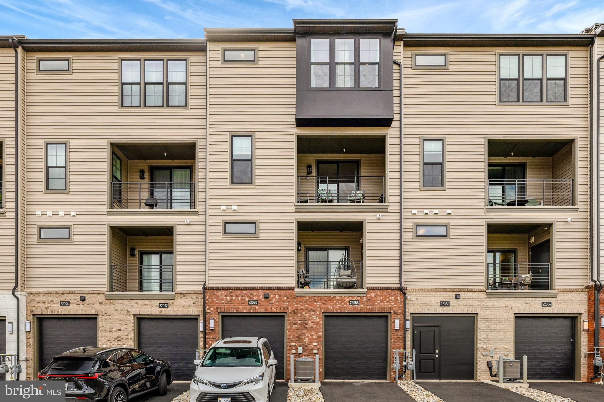 22088 MIDMOORE DRIVE