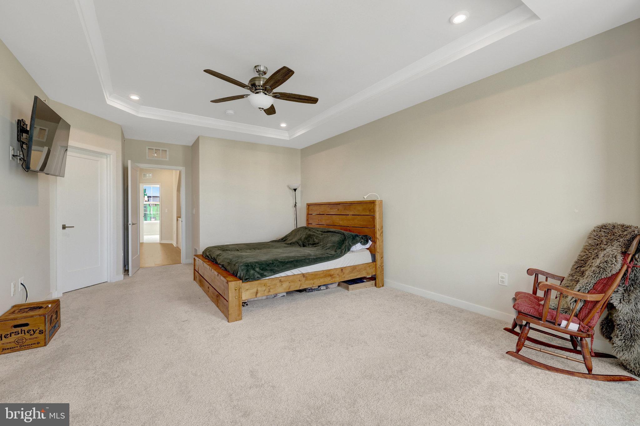 22088 MIDMOORE DRIVE