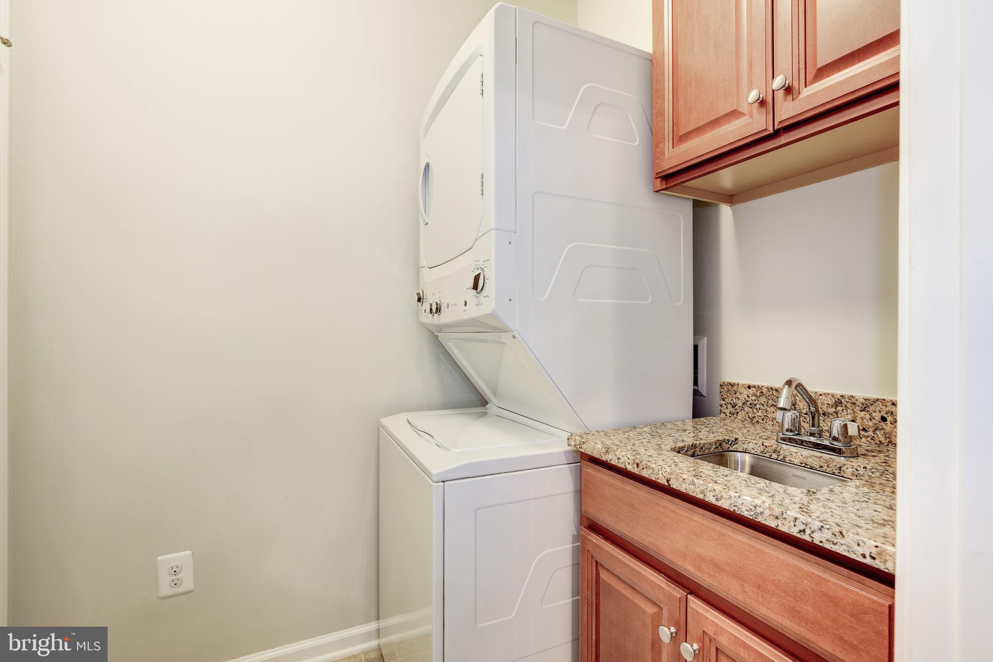 451 KORNBLAU TERRACE SE