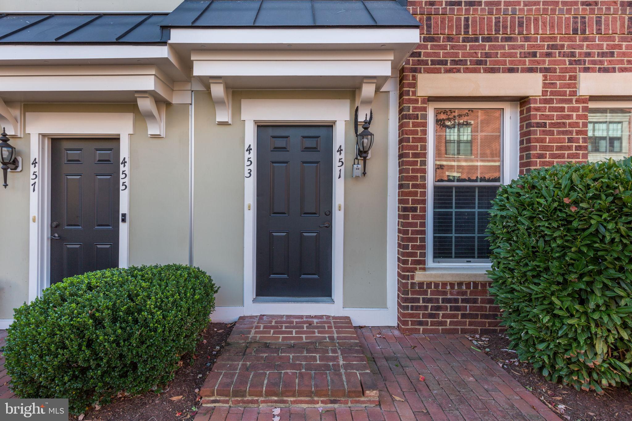 451 KORNBLAU TERRACE SE