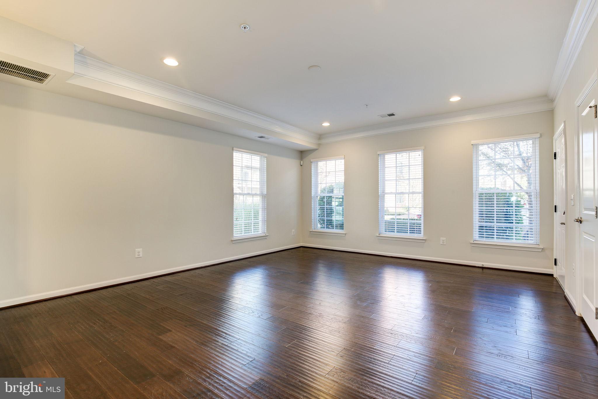 451 KORNBLAU TERRACE SE