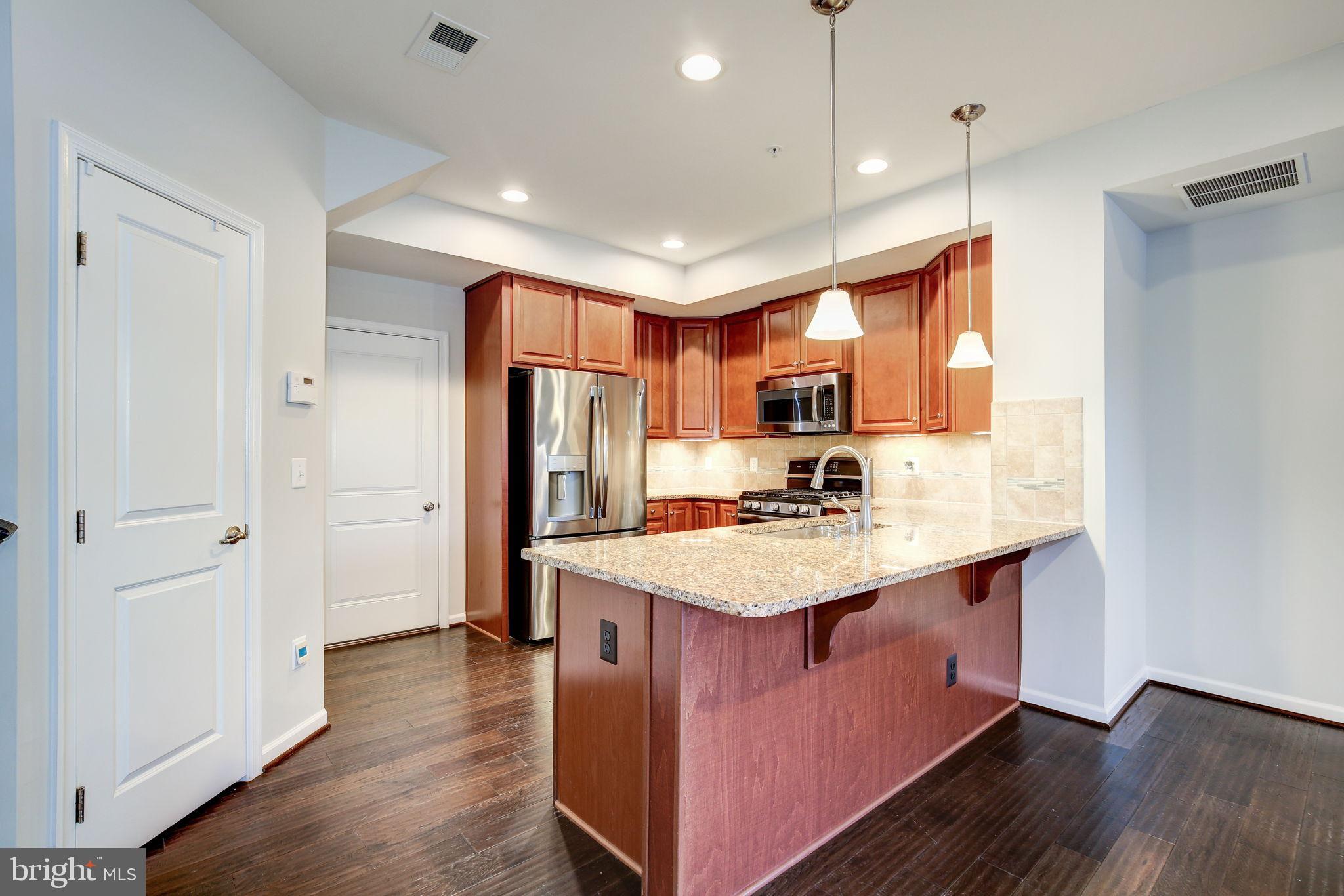 451 KORNBLAU TERRACE SE