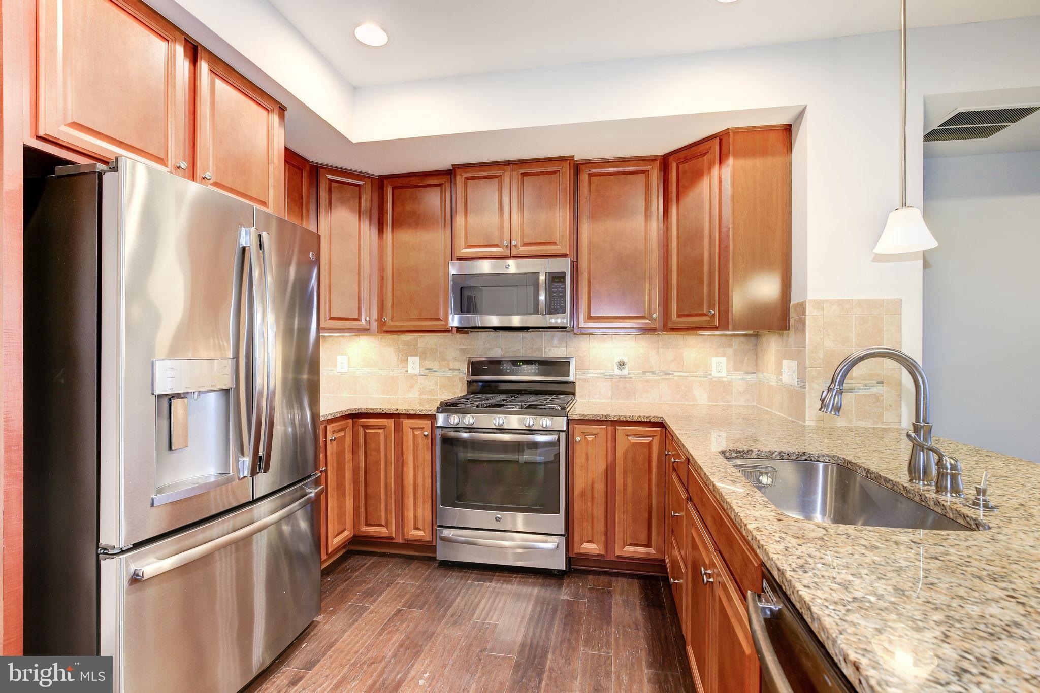 451 KORNBLAU TERRACE SE