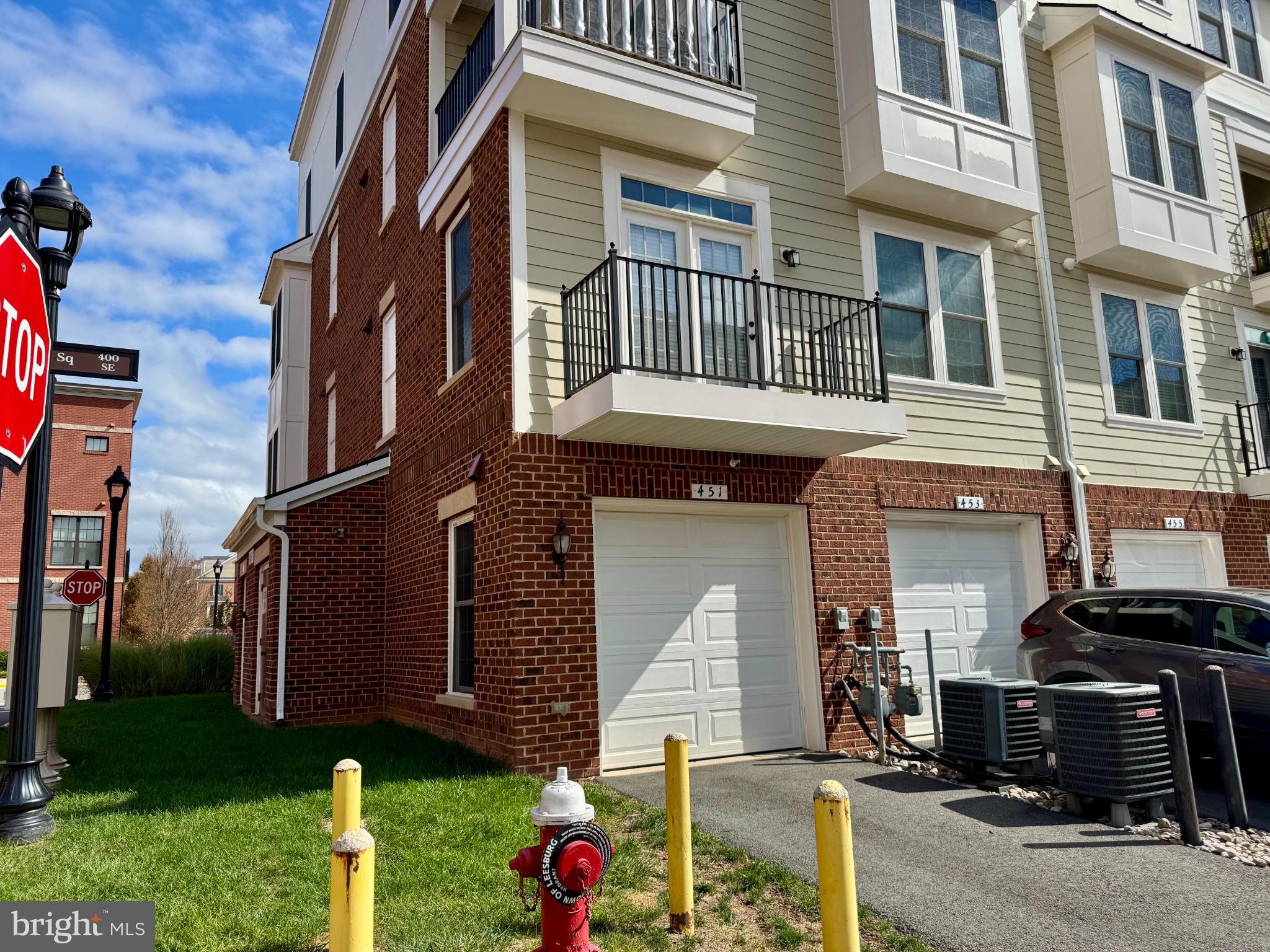 451 KORNBLAU TERRACE SE