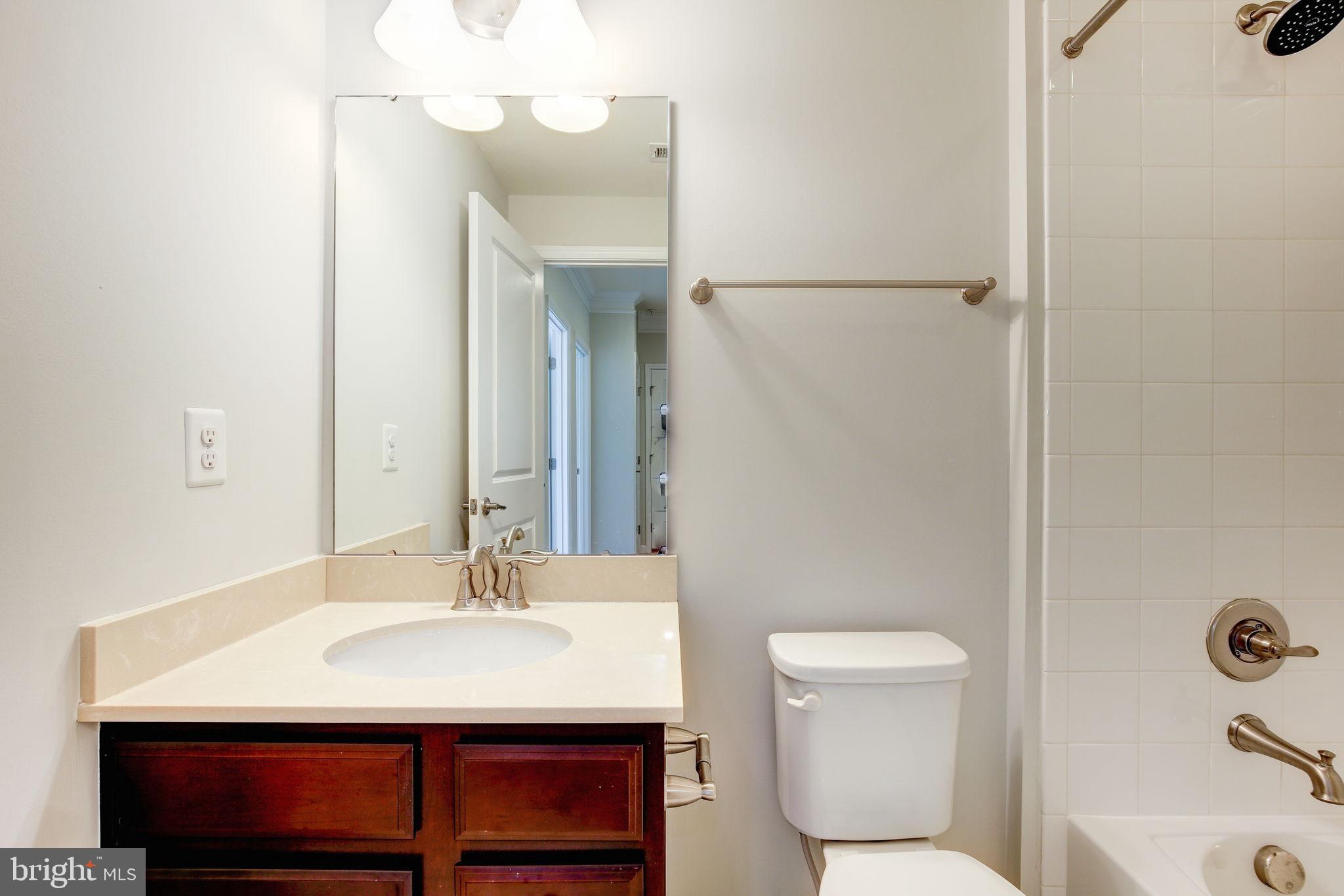 451 KORNBLAU TERRACE SE