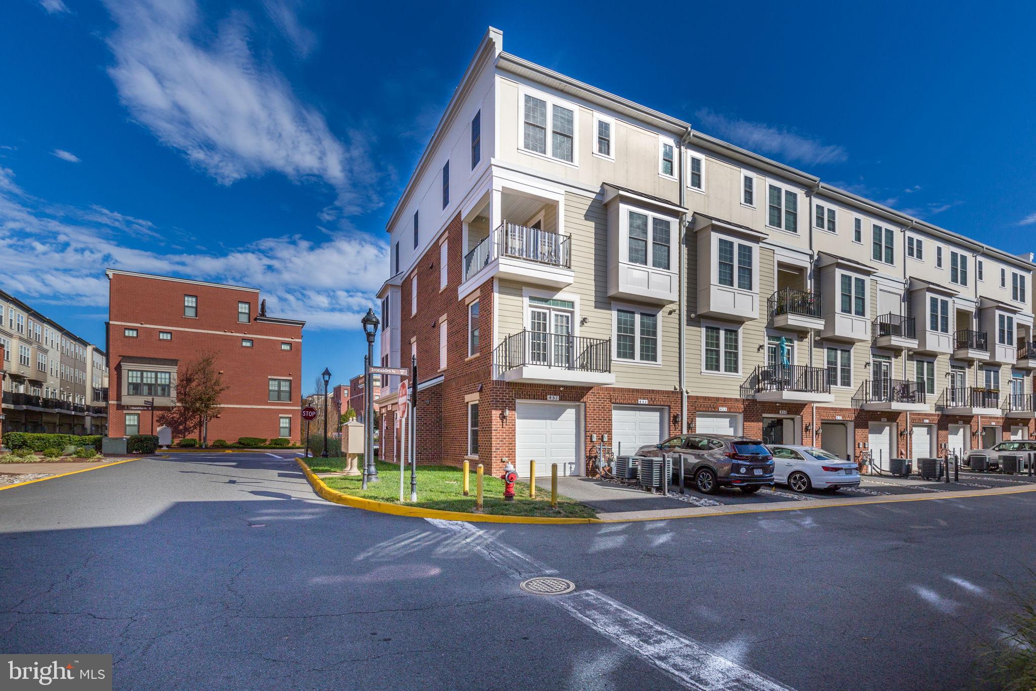 451 KORNBLAU TERRACE SE