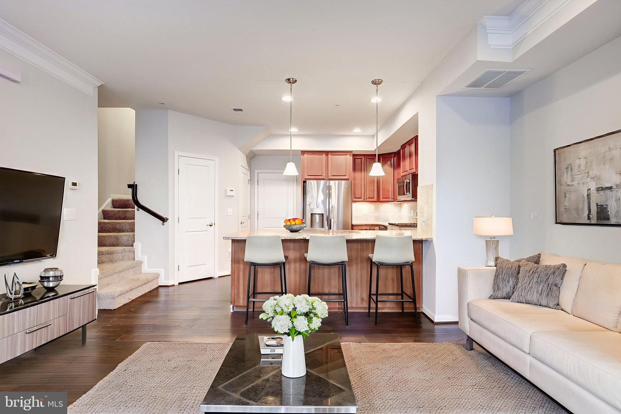 451 KORNBLAU TERRACE SE