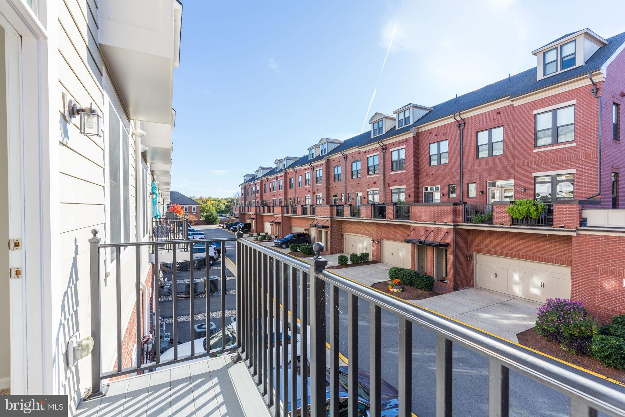 451 KORNBLAU TERRACE SE