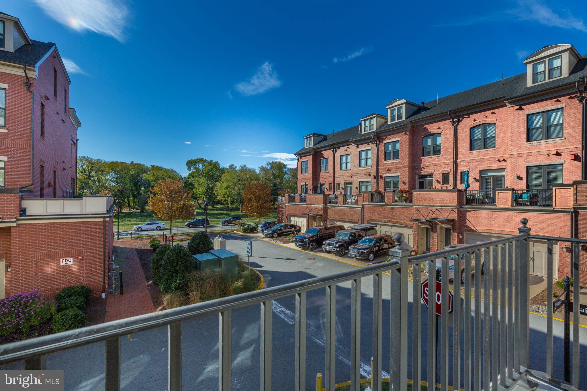 451 KORNBLAU TERRACE SE