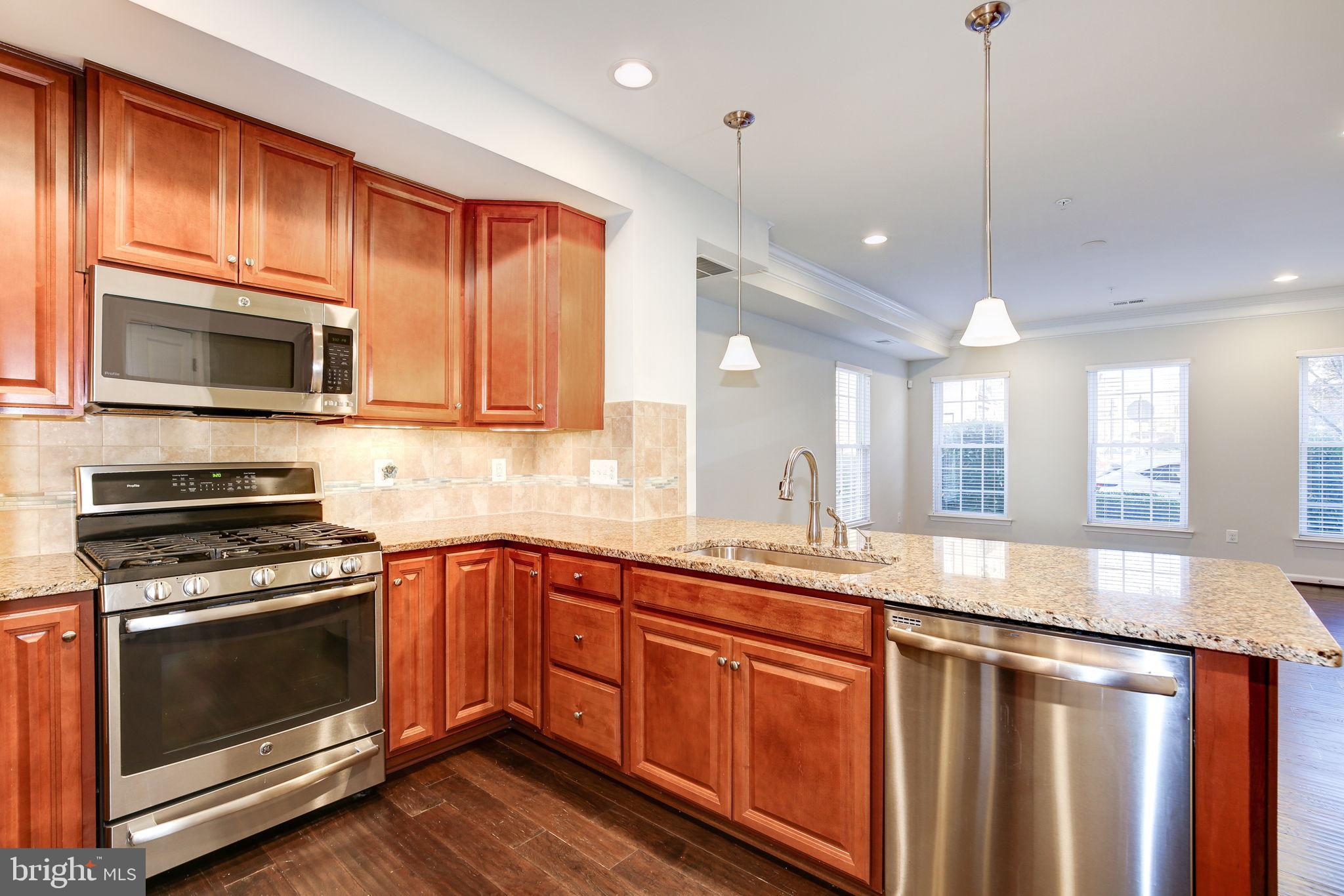 451 KORNBLAU TERRACE SE