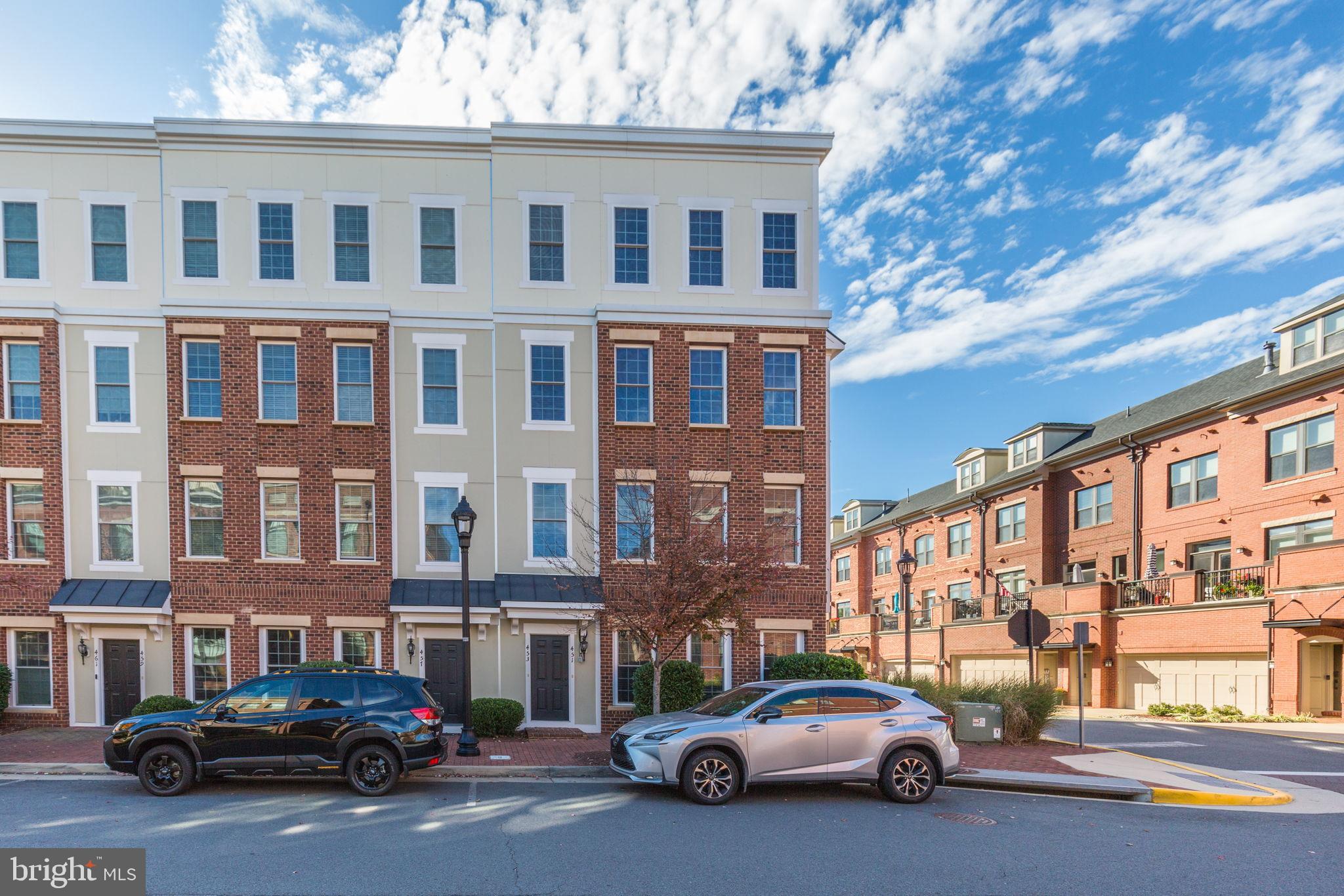 451 KORNBLAU TERRACE SE