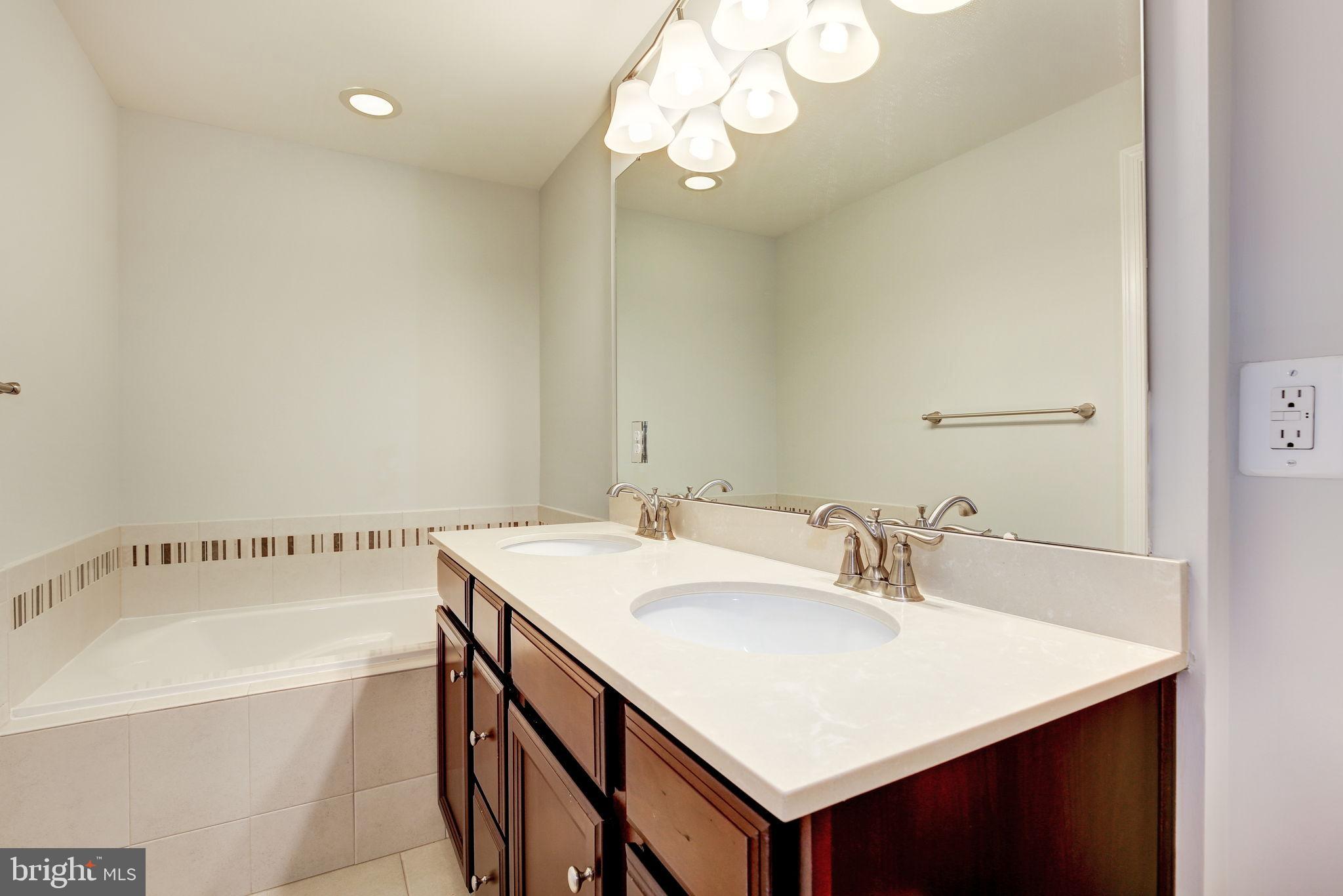 451 KORNBLAU TERRACE SE