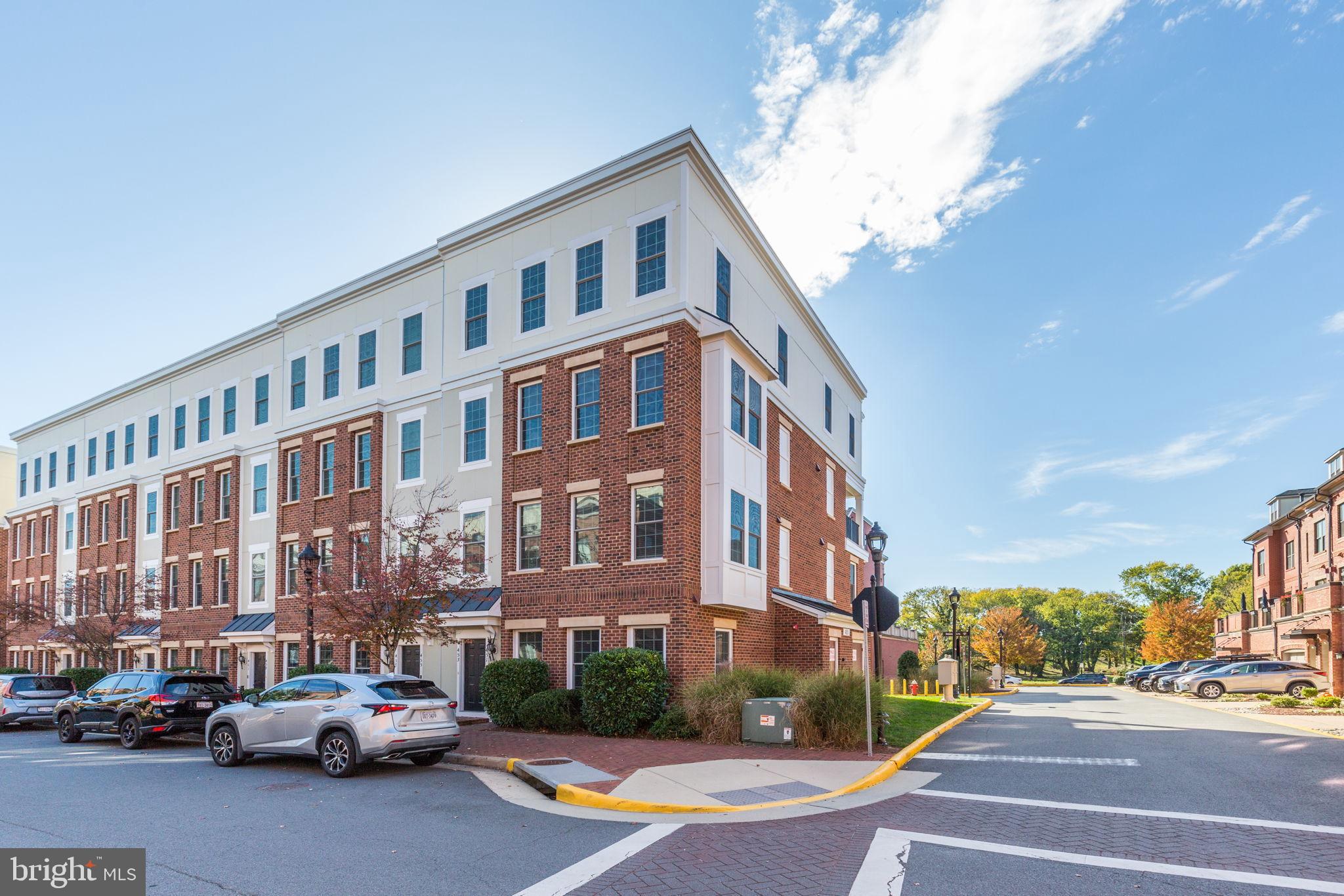 451 KORNBLAU TERRACE SE