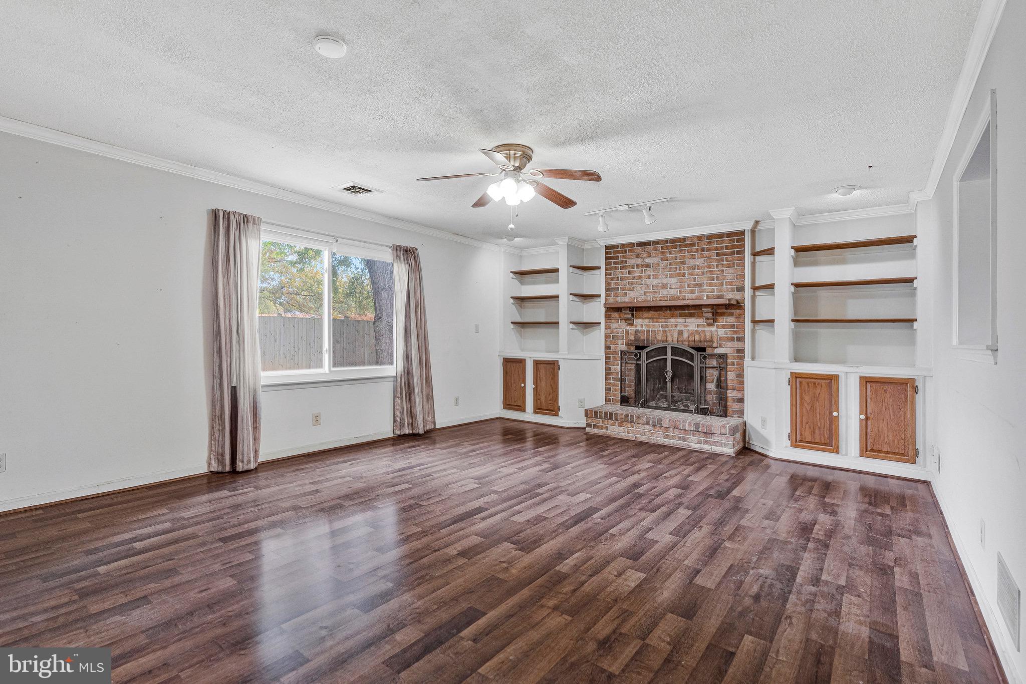 202 N FIR COURT