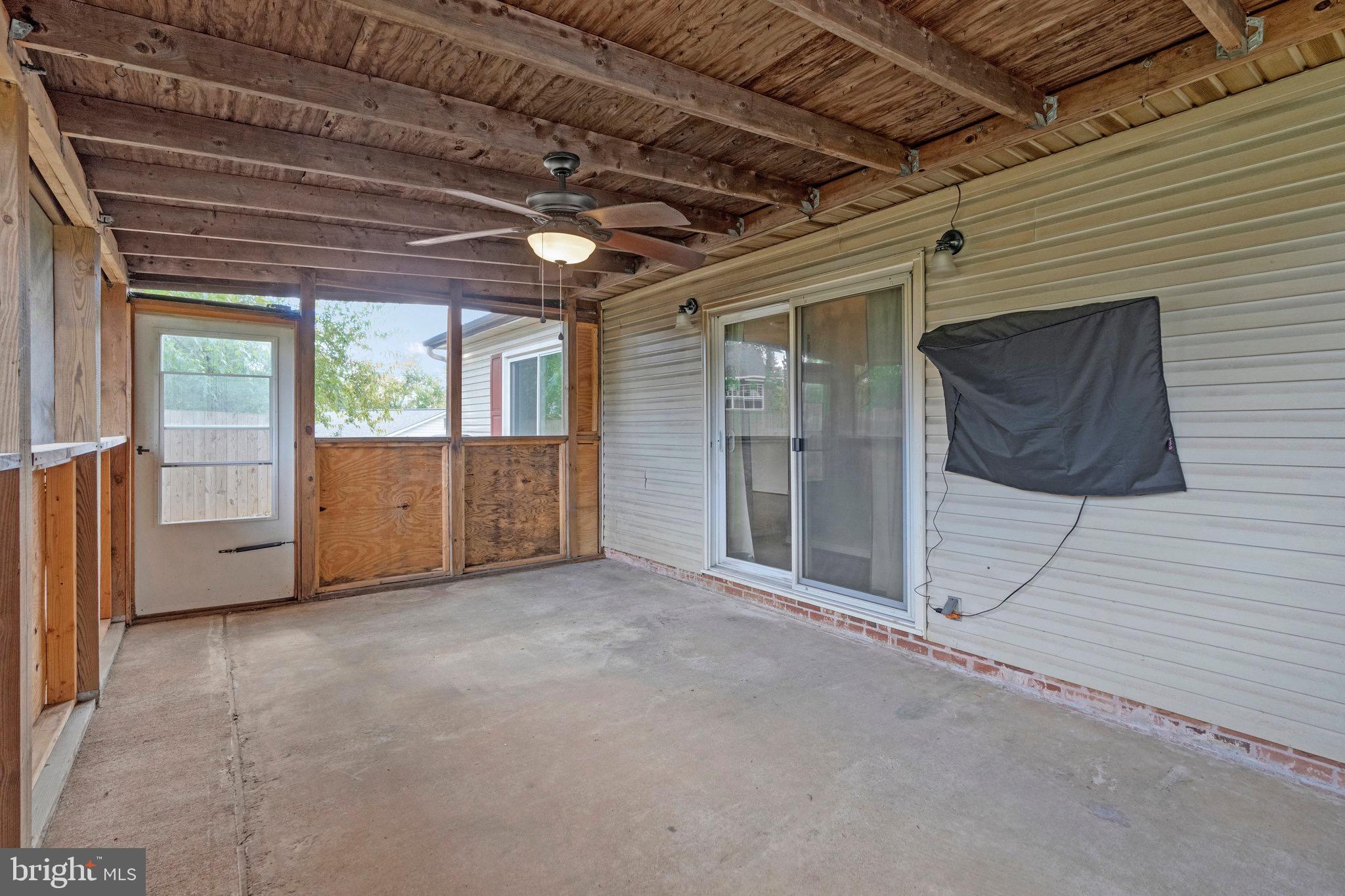 202 N FIR COURT