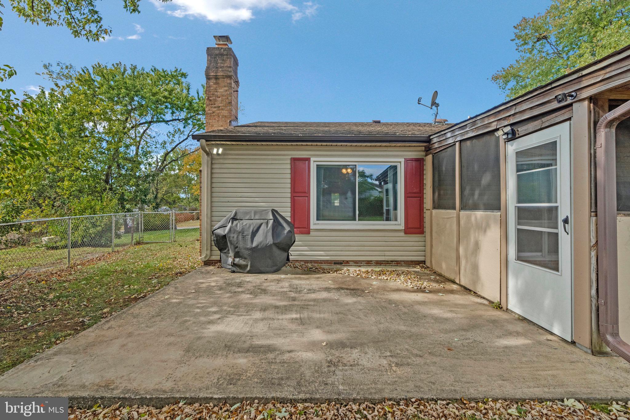 202 N FIR COURT