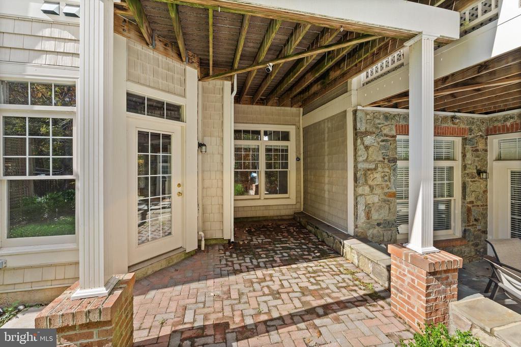18212 CYPRESS POINT TERRACE