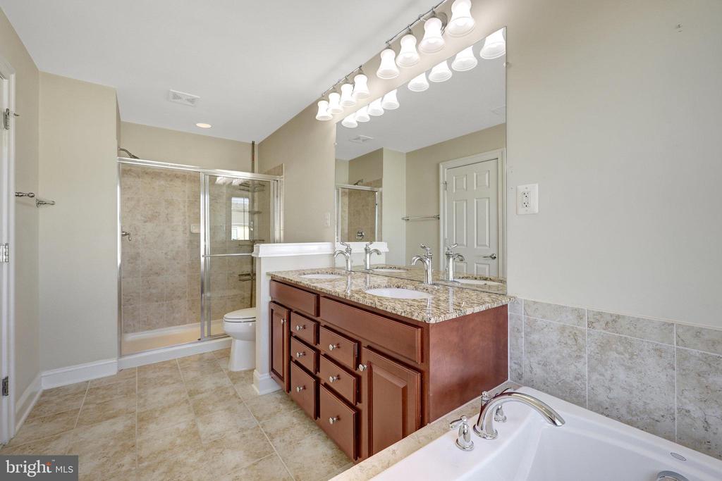 348 PINK AZALEA TERRACE SE