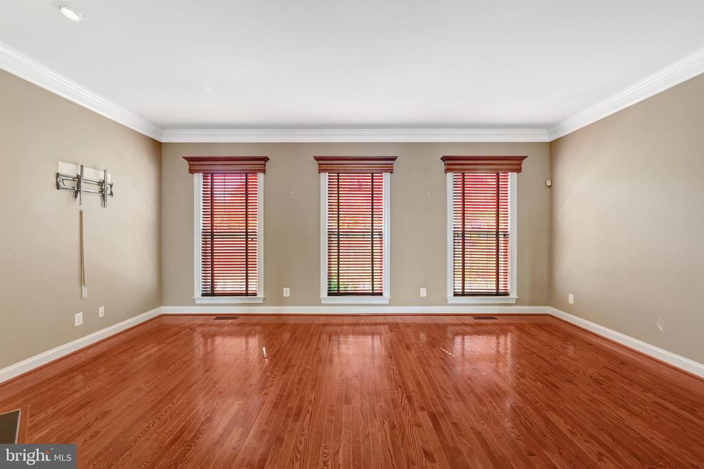 348 PINK AZALEA TERRACE SE