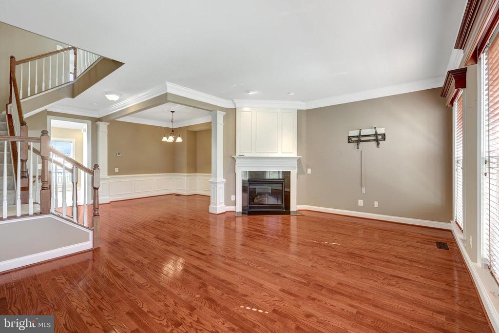 348 PINK AZALEA TERRACE SE
