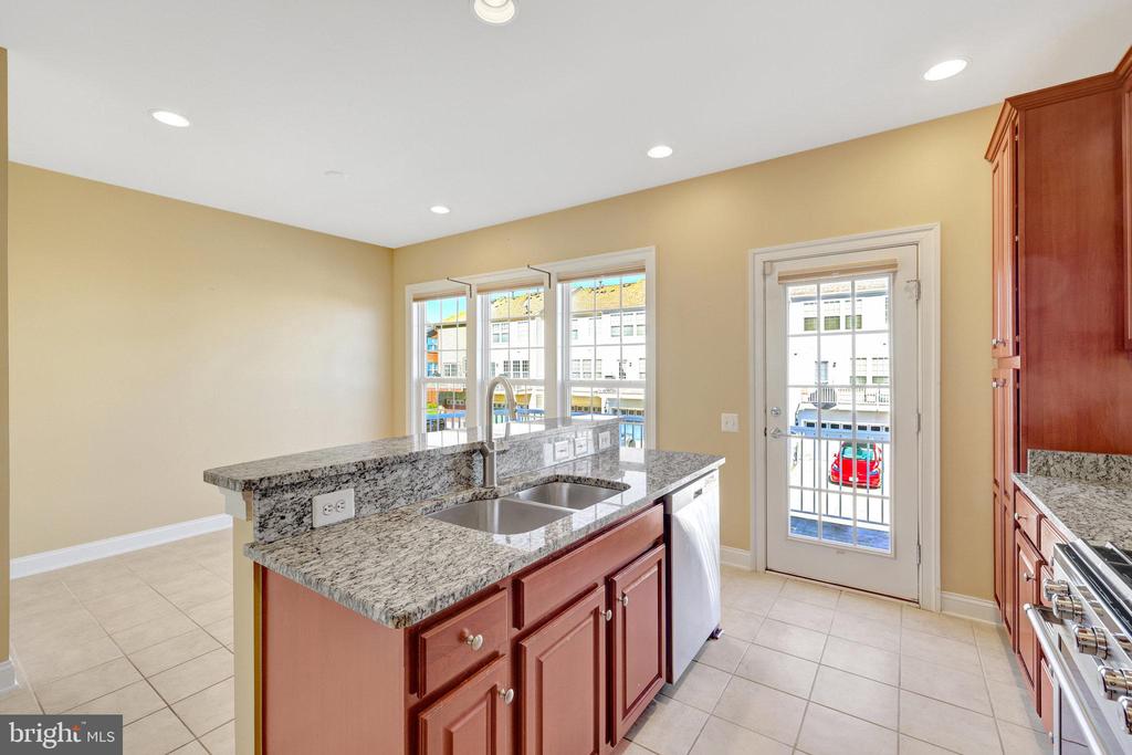 348 PINK AZALEA TERRACE SE