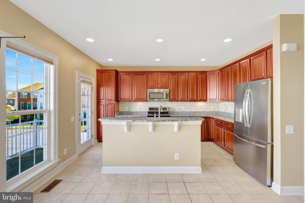 348 PINK AZALEA TERRACE SE