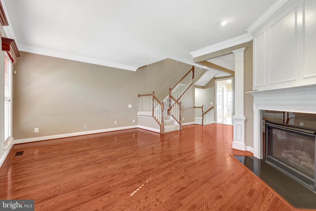 348 PINK AZALEA TERRACE SE