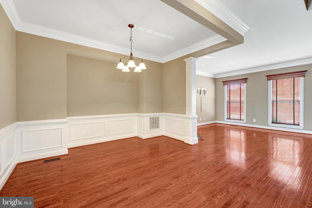 348 PINK AZALEA TERRACE SE