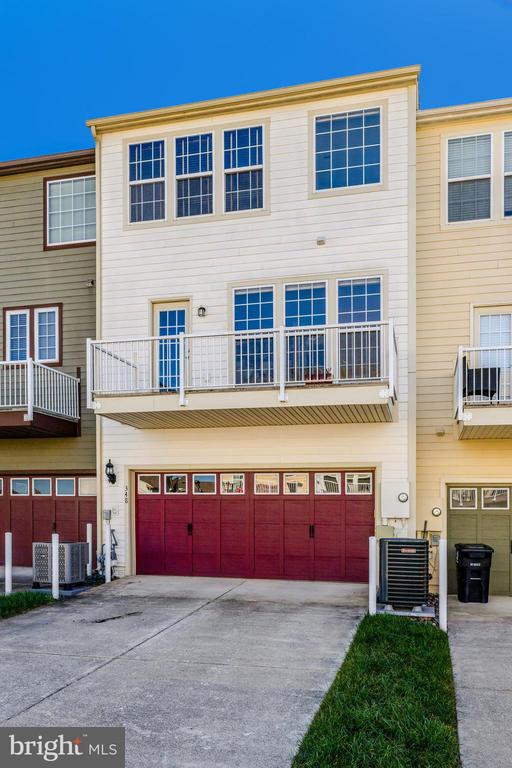 348 PINK AZALEA TERRACE SE