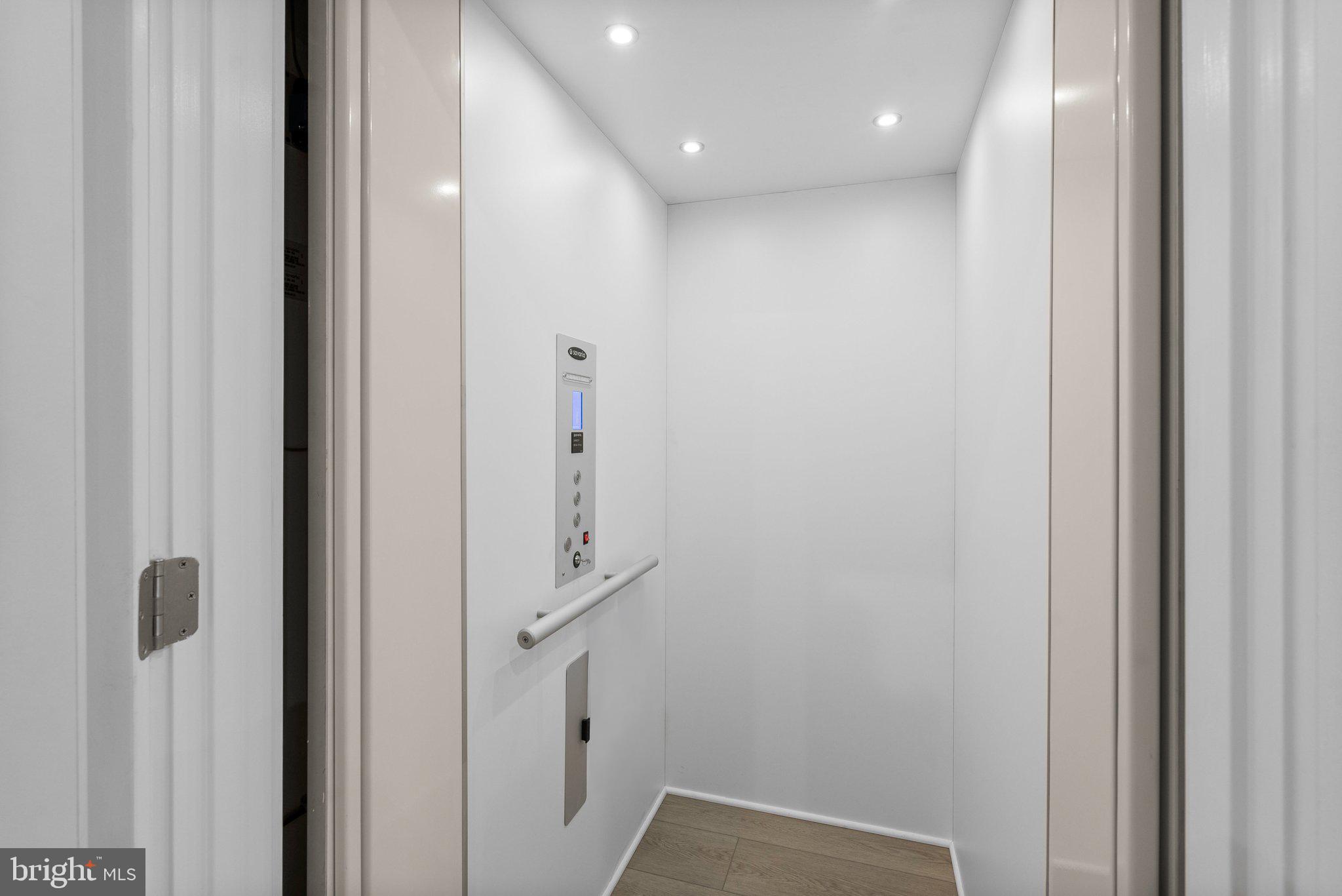 44480 LOWESTOFT SQUARE