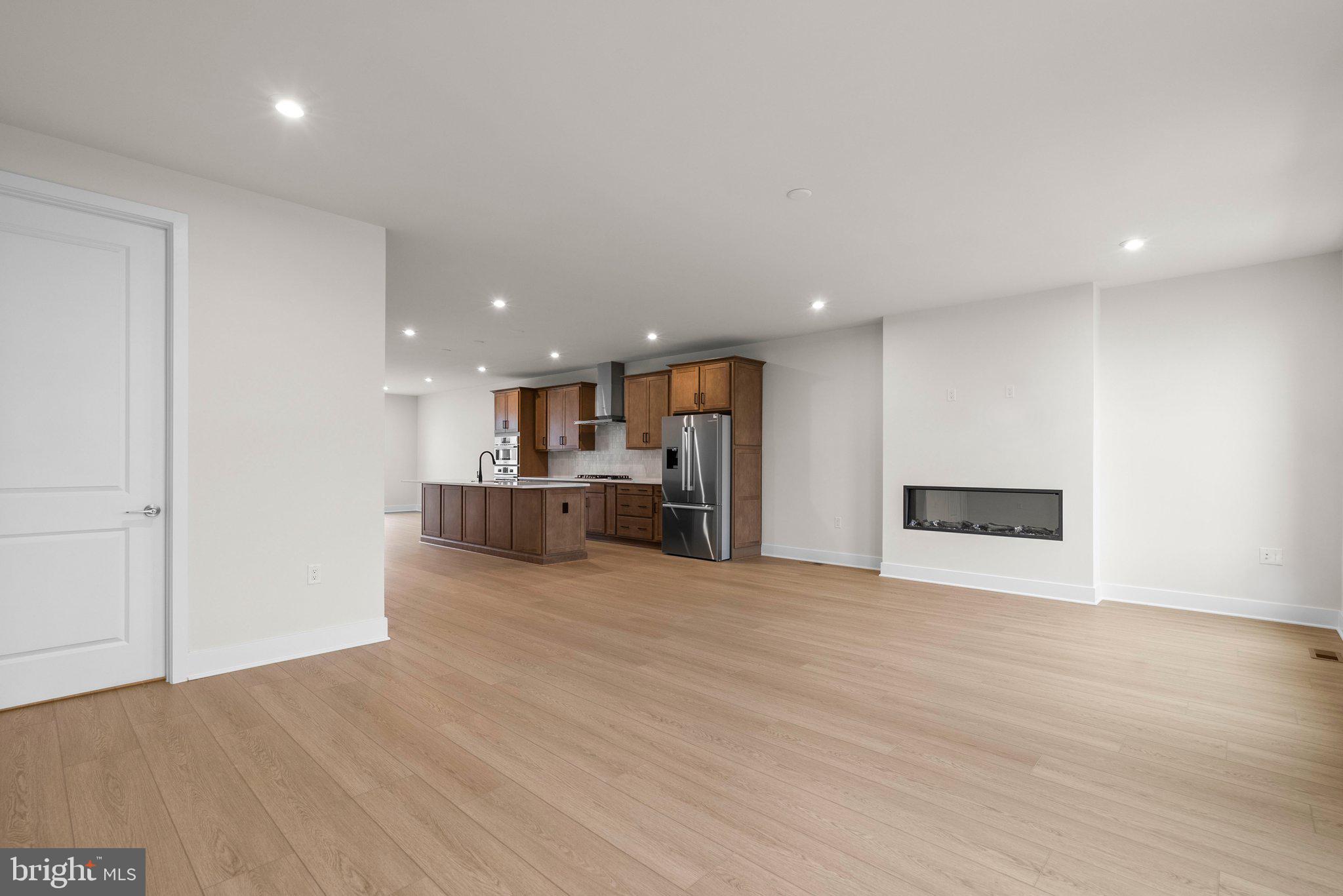 44480 LOWESTOFT SQUARE