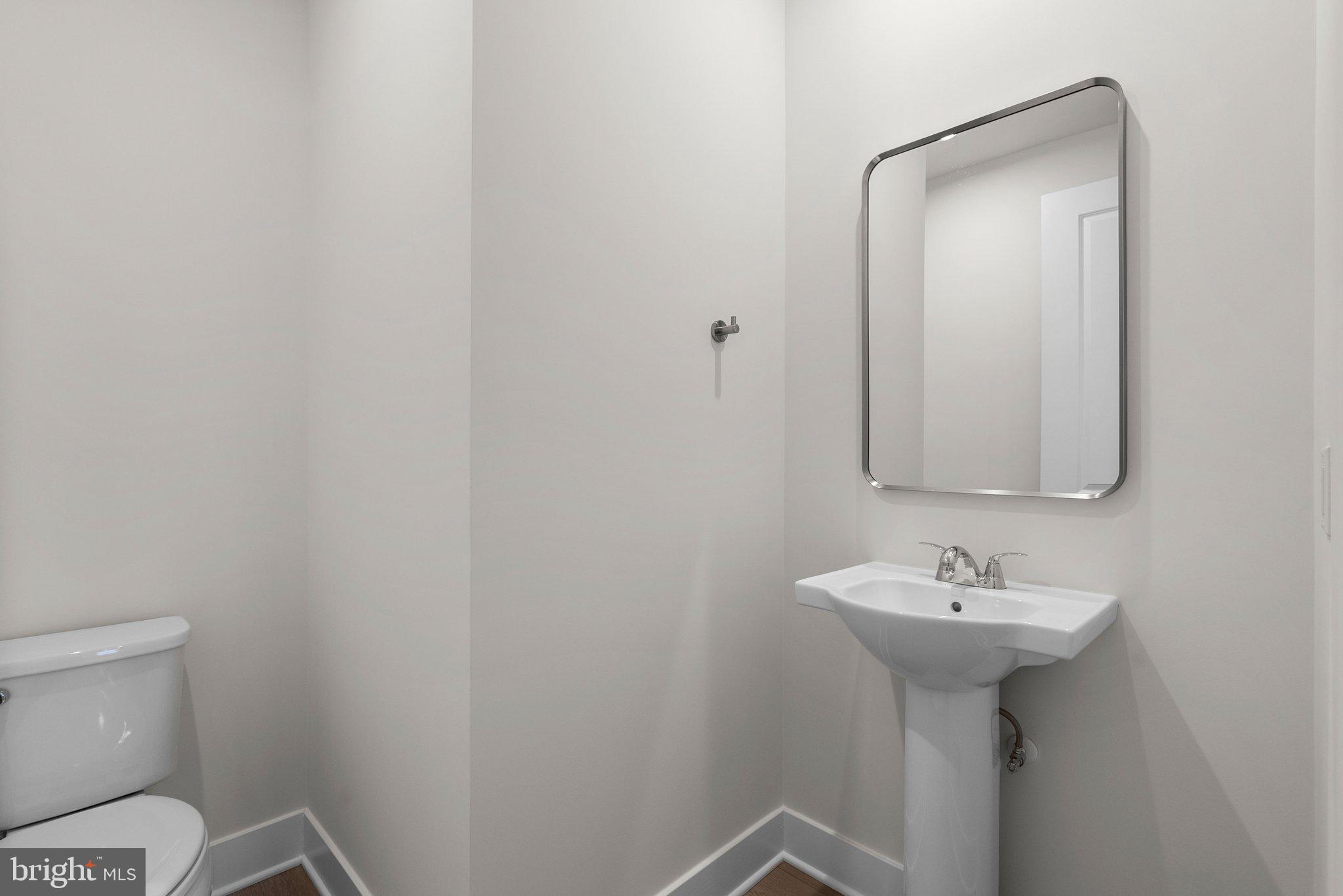 44480 LOWESTOFT SQUARE