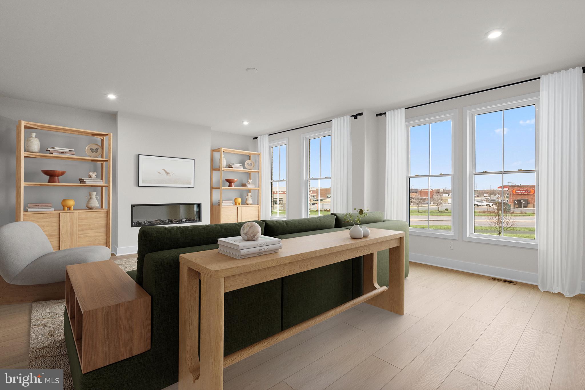 44480 LOWESTOFT SQUARE