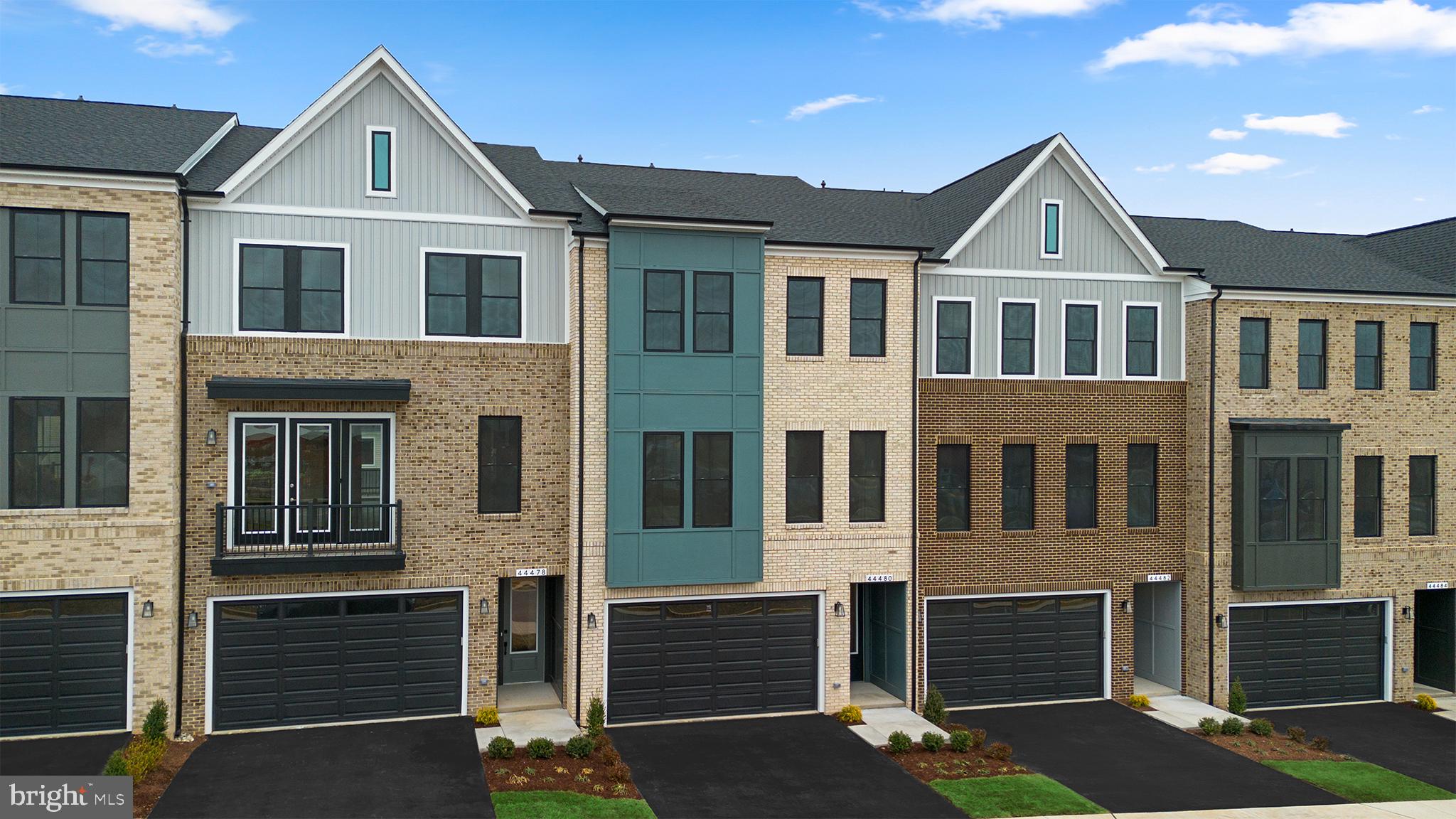 44480 LOWESTOFT SQUARE