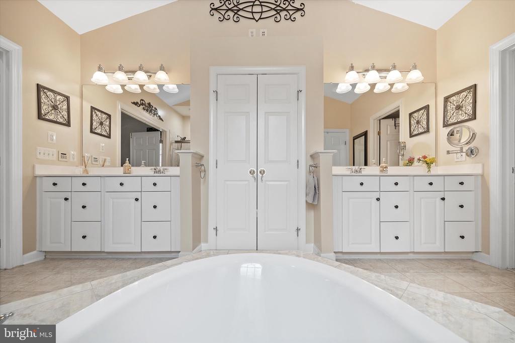 43146 SCENIC CREEK WAY