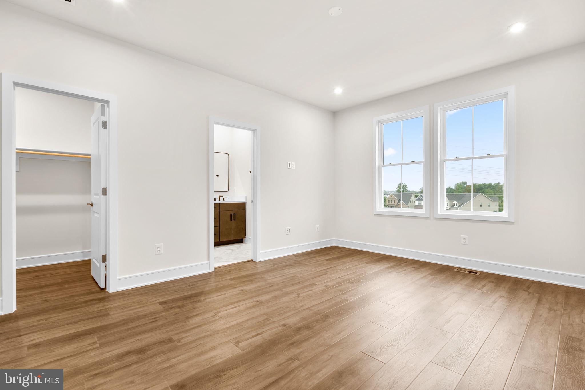 42092 PICASSO SQUARE