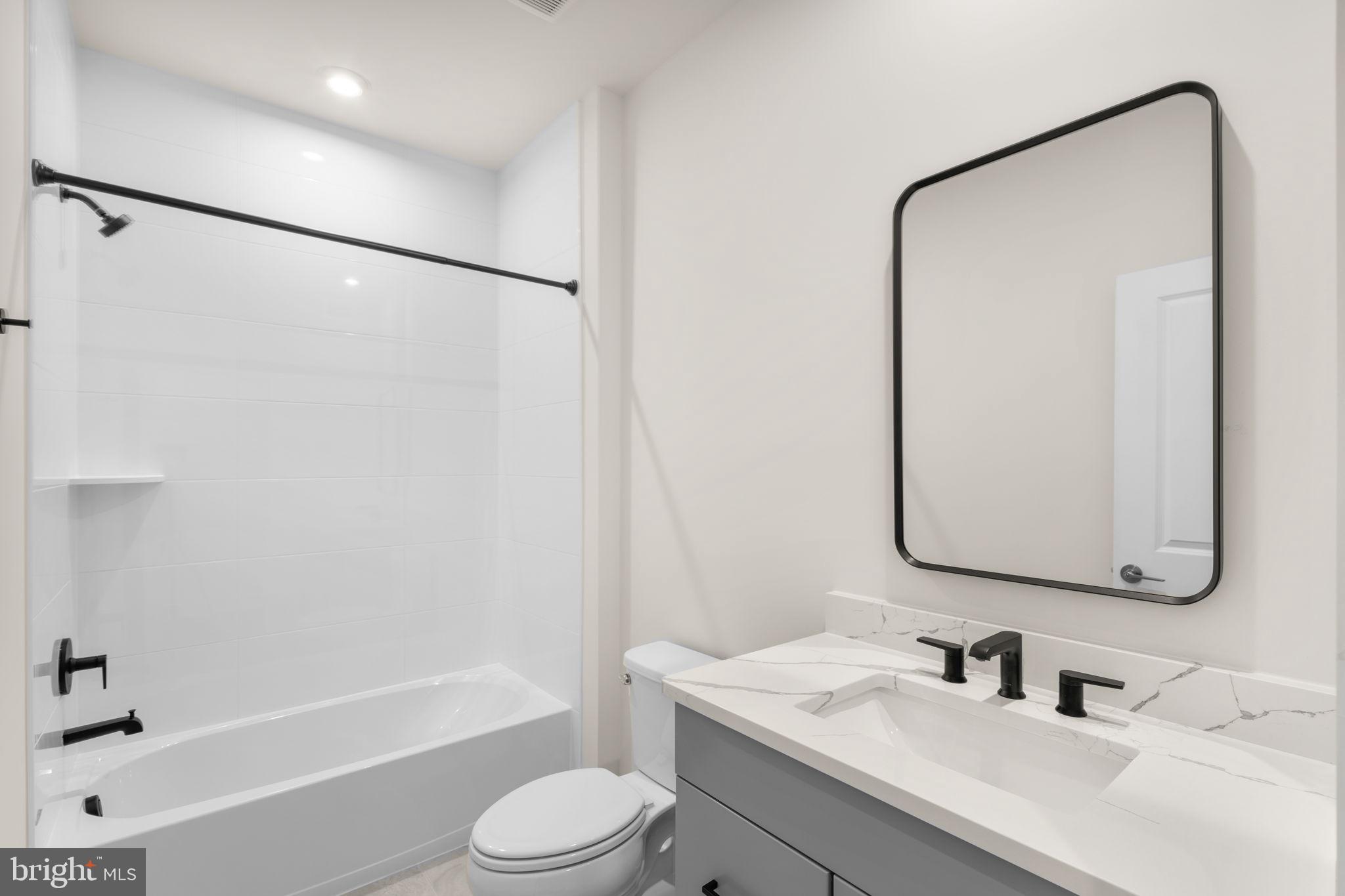 42092 PICASSO SQUARE