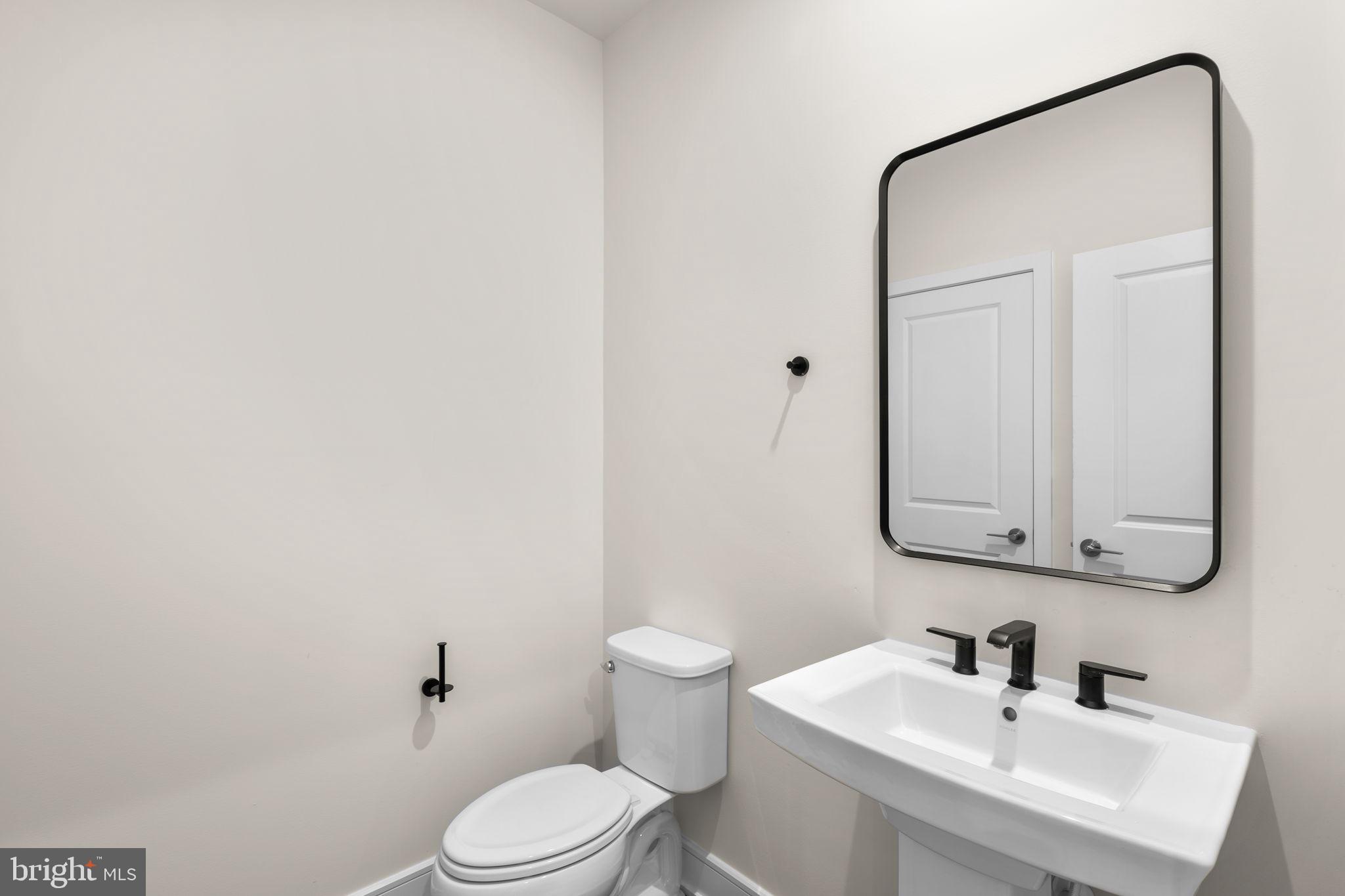 42092 PICASSO SQUARE