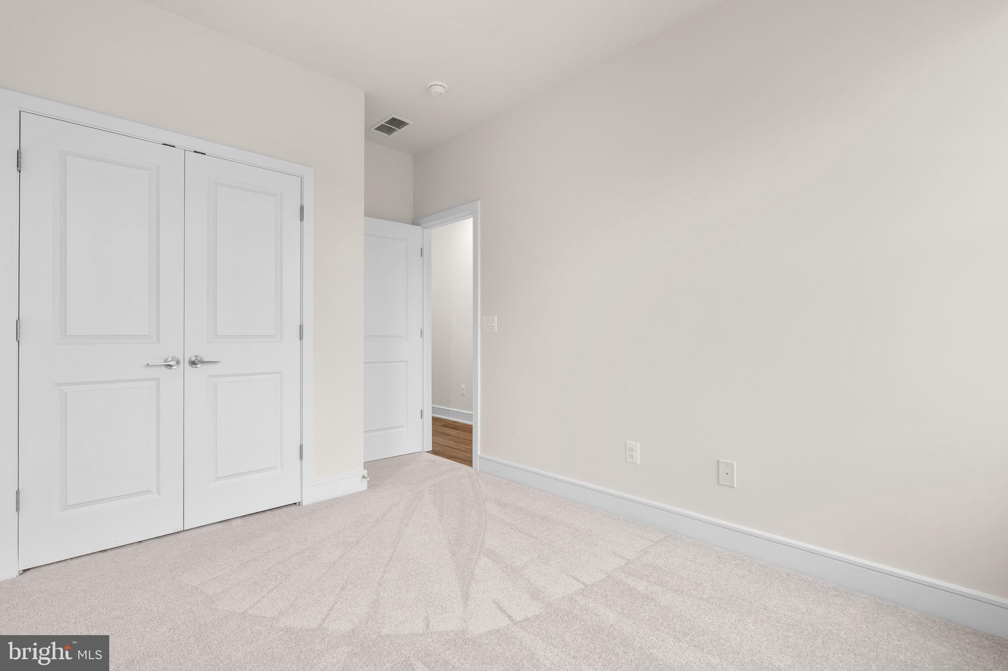 42092 PICASSO SQUARE