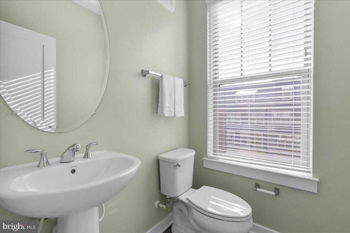 1120 MADEIRA TERRACE SE