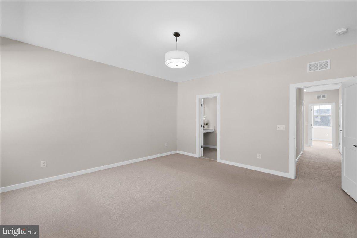 1120 MADEIRA TERRACE SE