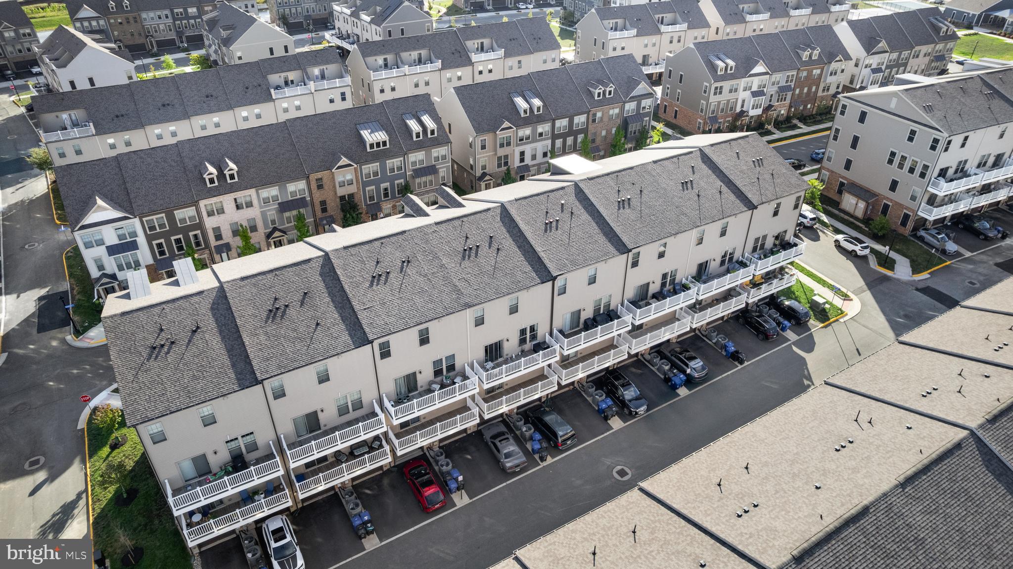 1120 MADEIRA TERRACE SE