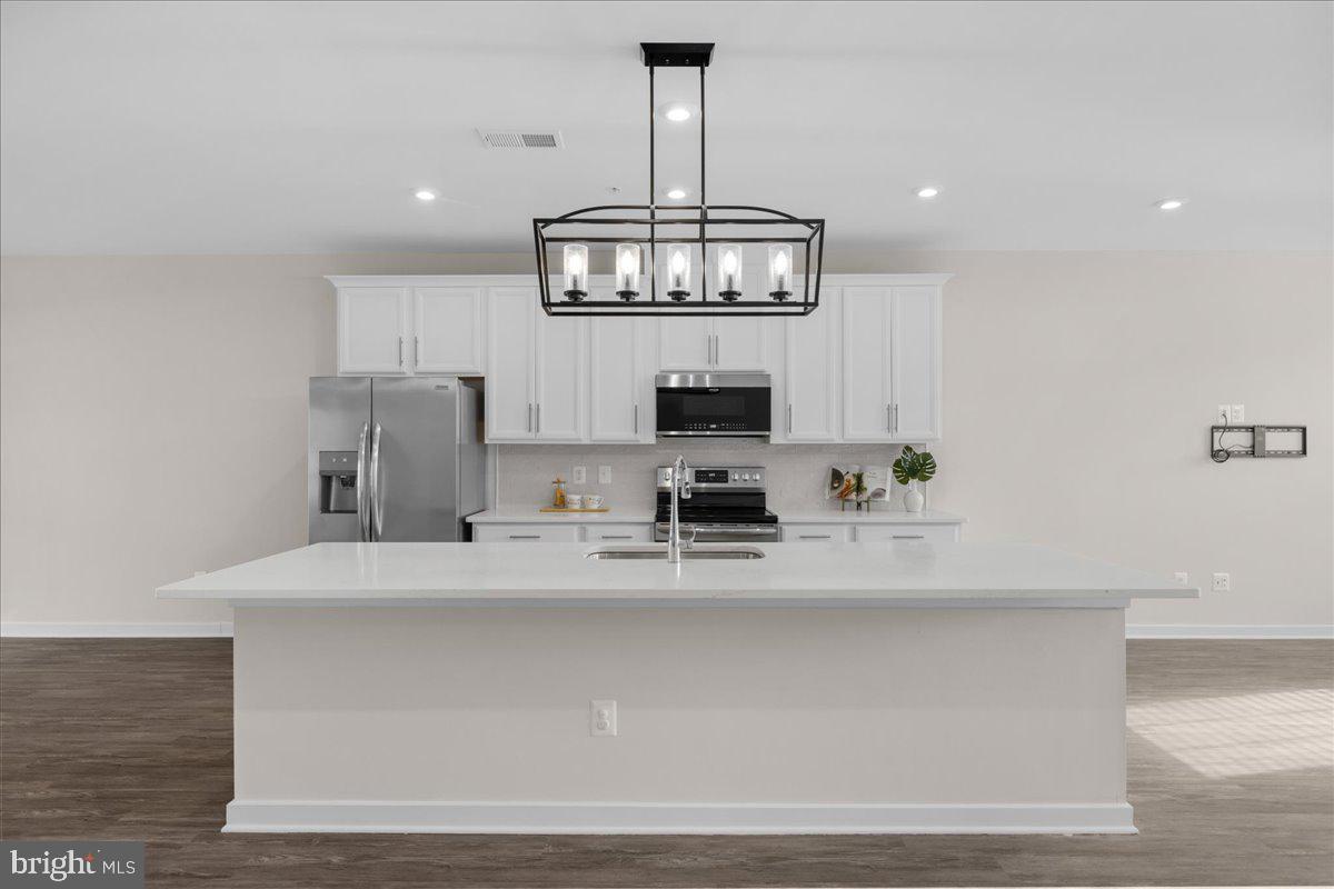 1120 MADEIRA TERRACE SE