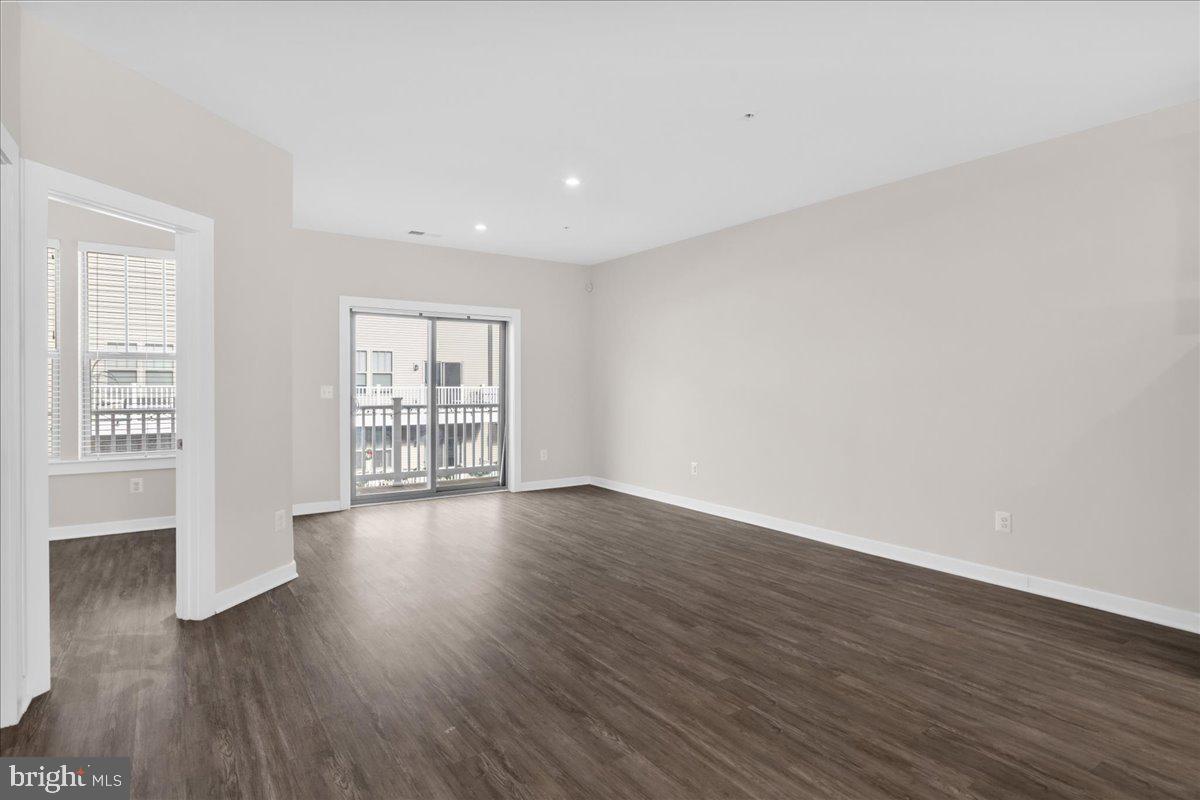 1120 MADEIRA TERRACE SE