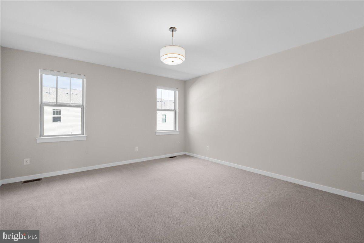 1120 MADEIRA TERRACE SE